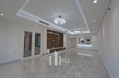 Apartment - 2 Bedrooms - 3 Bathrooms for rent in East Porto Drive - Porto Arabia - The Pearl Island - Doha