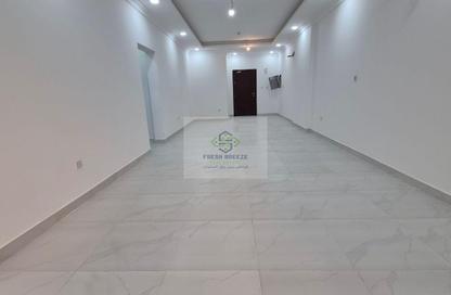 Apartment - 2 - 3 for rent in Umm Ghuwalina - Umm Ghuwailina - Doha