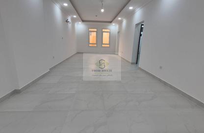 Apartment - 2 - 3 for rent in Umm Ghuwalina - Umm Ghuwailina - Doha