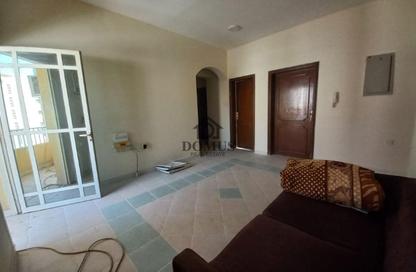 Apartment - 2 Bedrooms - 2 Bathrooms for rent in Thabit Bin Zaid Street - Al Mansoura - Doha