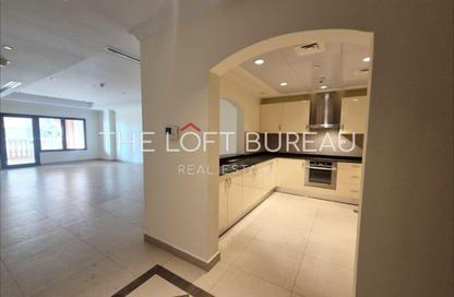 Apartment - 2 Bedrooms - 2 Bathrooms for rent in West Porto Drive - Porto Arabia - The Pearl Island - Doha