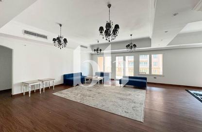 Apartment - 3 Bedrooms - 4 Bathrooms for rent in Porto Arabia - The Pearl Island - Doha