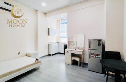 Apartment - Studio - 1 Bathroom for rent in Umm Ghuwailina 4 - Umm Ghuwailina - Doha
