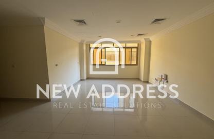 Apartment - 2 Bedrooms - 3 Bathrooms for rent in Royal Plaza - Al Sadd - Doha