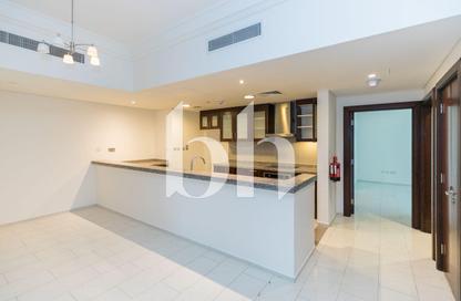 Apartment - 2 Bedrooms - 3 Bathrooms for rent in Viva West - Viva Bahriyah - The Pearl Island - Doha