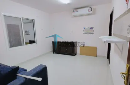 Apartment - 2 Bedrooms - 2 Bathrooms for rent in Al Hamraa Street - Al Thumama - Doha