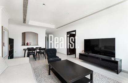 Apartment - 1 Bedroom - 2 Bathrooms for rent in West Porto Drive - Porto Arabia - The Pearl Island - Doha