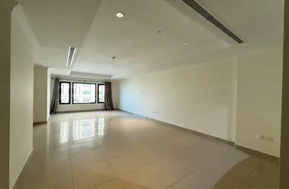 Apartment - 1 Bedroom - 2 Bathrooms for rent in East Porto Drive - Porto Arabia - The Pearl Island - Doha