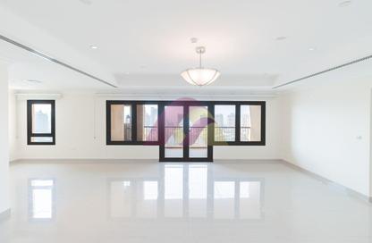 Apartment - 2 Bedrooms - 3 Bathrooms for rent in West Porto Drive - Porto Arabia - The Pearl Island - Doha