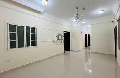 Apartment - 2 Bedrooms - 2 Bathrooms for rent in Thabit Bin Zaid Street - Al Mansoura - Doha