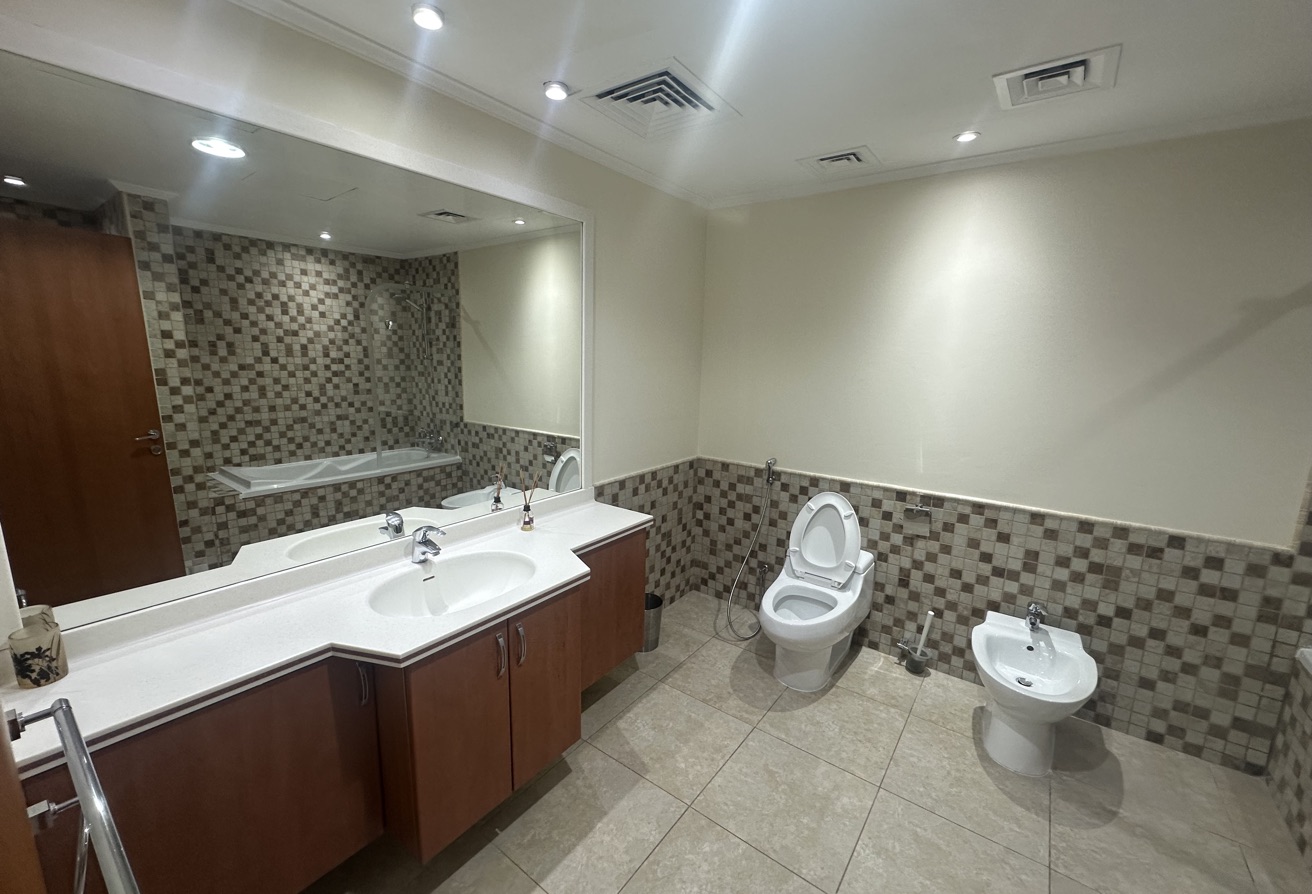 2 Bedroom Higher Floor Fully Marina View thumbnail 13