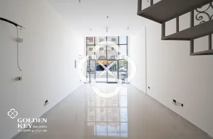 Retail - Studio - 1 Bathroom for rent in Musheireb - Musheireb - Doha