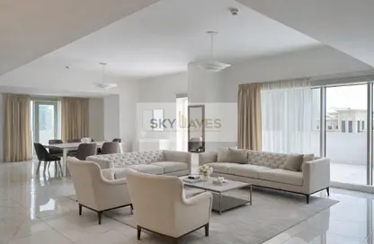 Apartment - 4 Bedrooms - 4 Bathrooms for rent in West Bay Tower - West Bay - West Bay - Doha