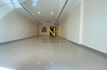 Apartment - 1 Bedroom - 2 Bathrooms for rent in East Porto Drive - Porto Arabia - The Pearl Island - Doha Apartment - 1 Bedroom - 2 Bathrooms for rent in East Porto Drive - Porto Arabia - The Pearl Island - Doha