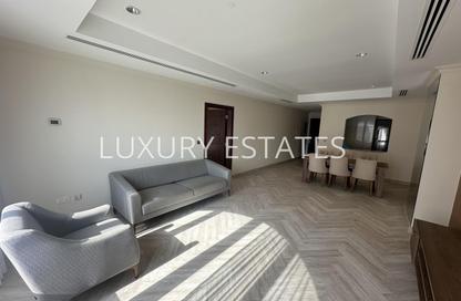Apartment - 1 Bedroom - 2 Bathrooms for rent in West Porto Drive - Porto Arabia - The Pearl Island - Doha Apartment - 1 Bedroom - 2 Bathrooms for rent in West Porto Drive - Porto Arabia - The Pearl Island - Doha