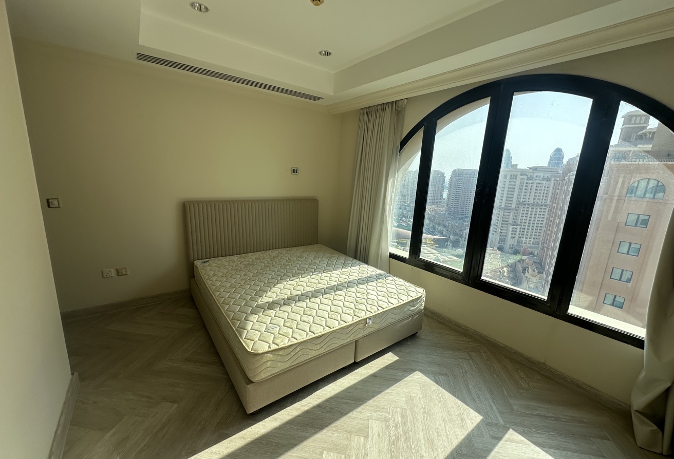 1 Bedroom Furnished Including Bills Marina View thumbnail 6