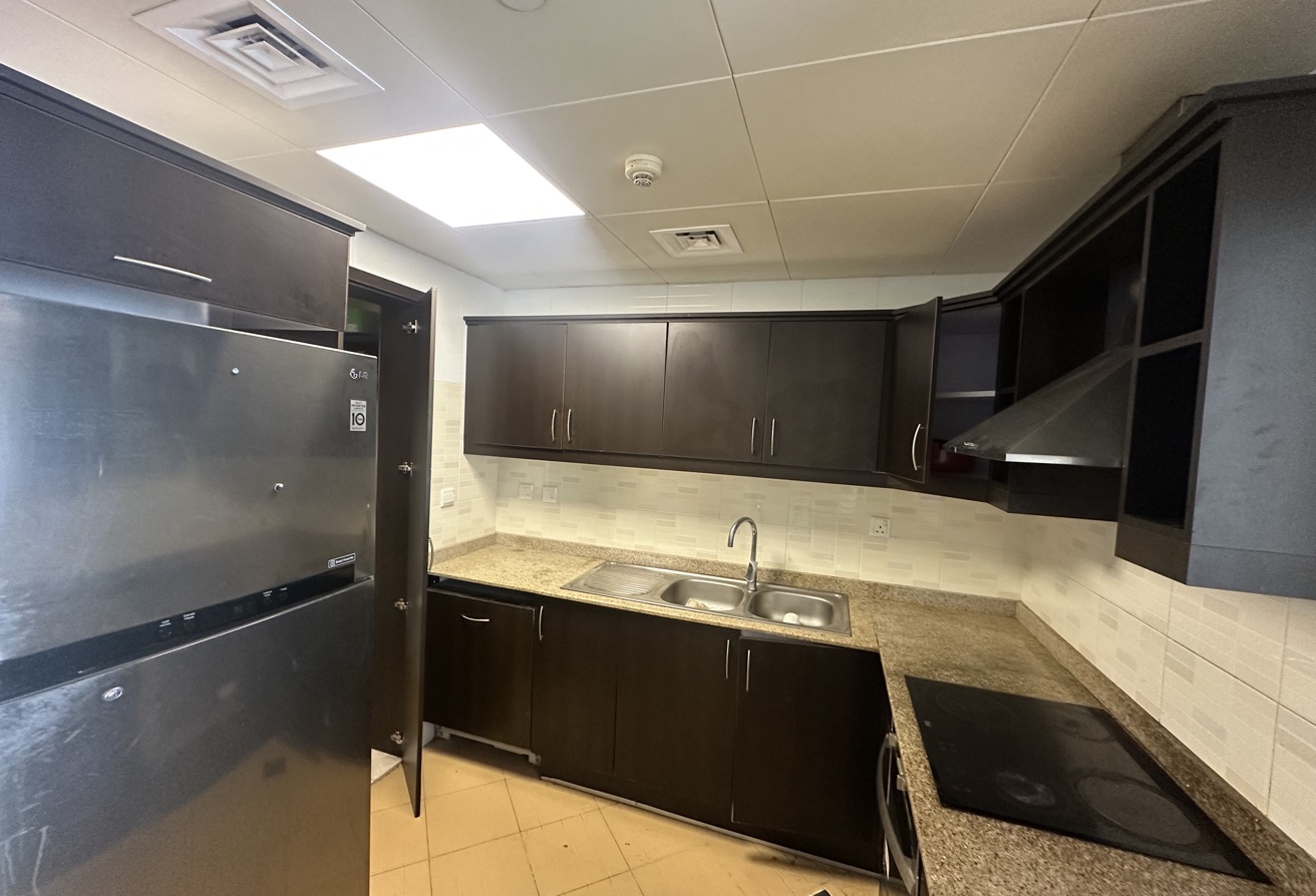 1 Bedroom Furnished Including Bills Marina View thumbnail 9