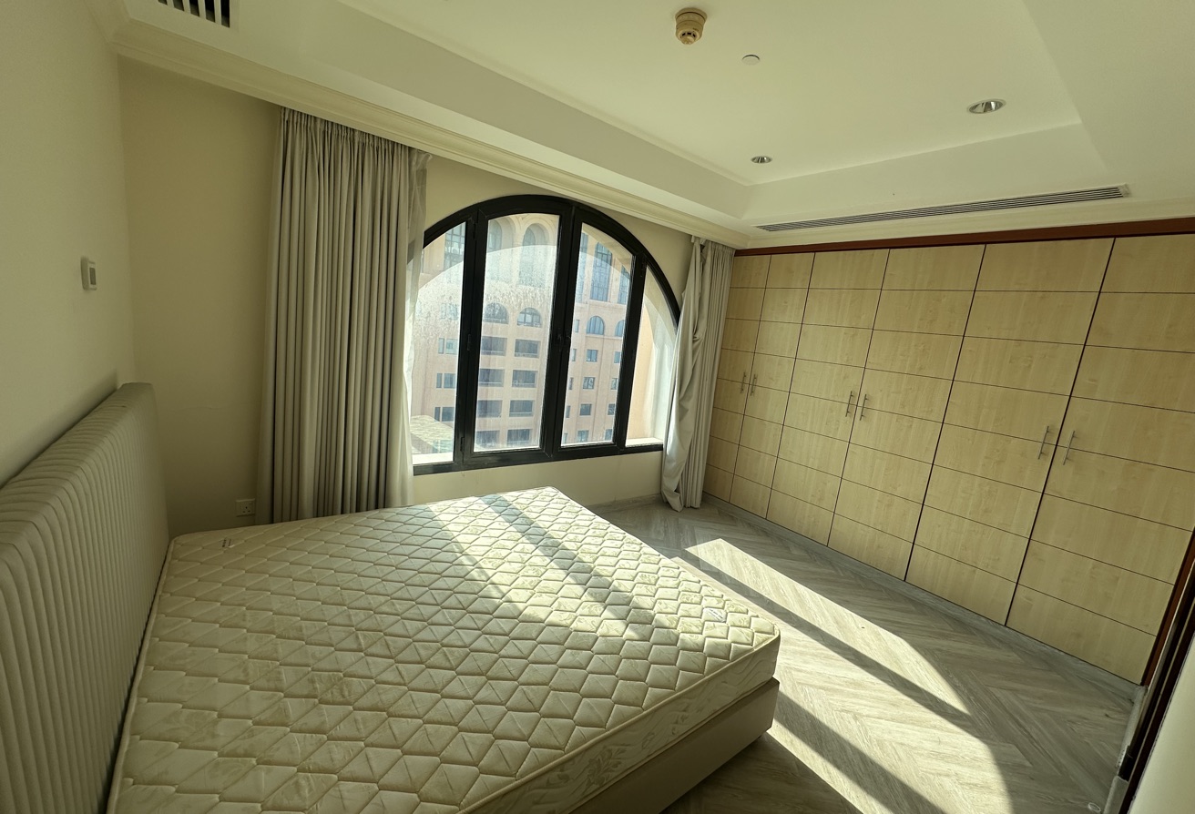 1 Bedroom Furnished Including Bills Marina View thumbnail 2