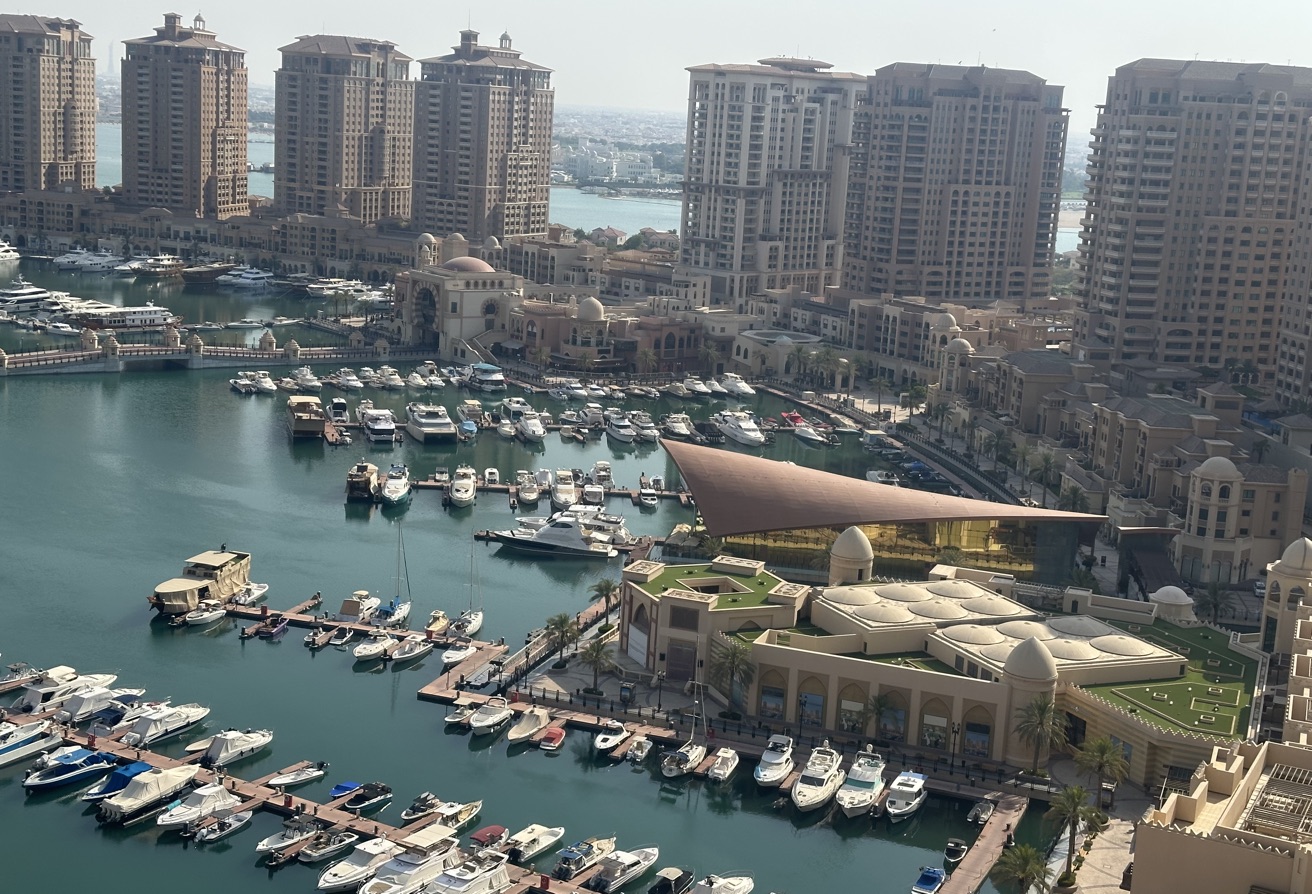 1 Bedroom Furnished Including Bills Marina View thumbnail 5