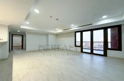 Apartment - 2 Bedrooms - 3 Bathrooms for sale in West Porto Drive - Porto Arabia - The Pearl Island - Doha