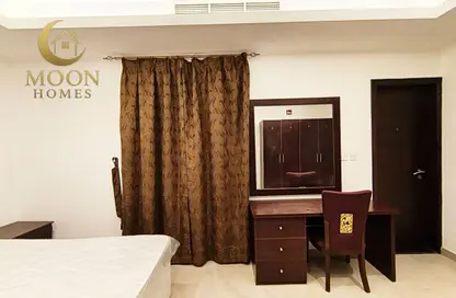 Apartment - 2 Bedrooms - 2 Bathrooms for rent in Umm Ghuwalina - Umm Ghuwailina - Doha