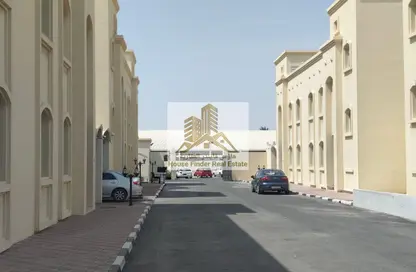 Compound - 4 Bedrooms - 4 Bathrooms for rent in Mesaimeer Road - Abu Hamour - Doha