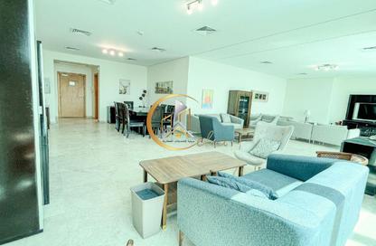 Apartment - 3 Bedrooms - 5 Bathrooms for rent in Zig Zag Tower A - Zig Zag Towers - West Bay - Doha