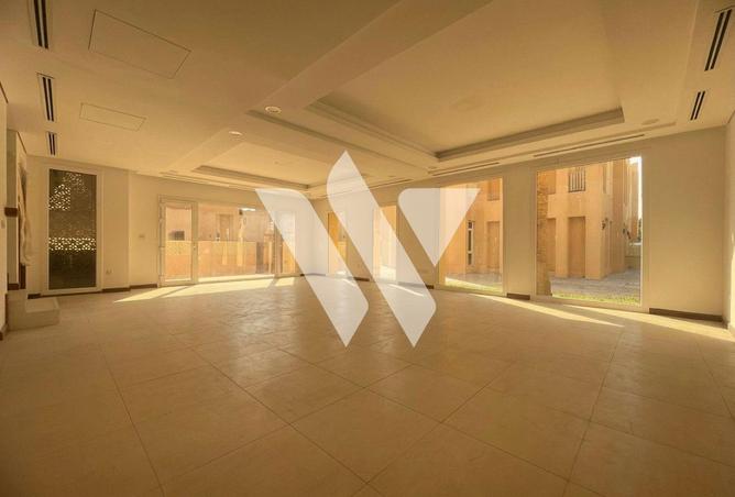 1004931 - Property Image 3