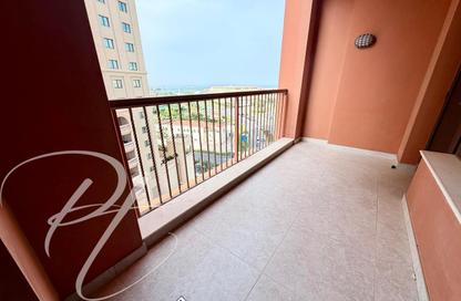Apartment - 1 Bedroom - 2 Bathrooms for rent in Tower 21 - Porto Arabia - The Pearl Island - Doha