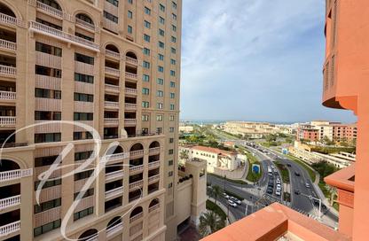 Apartment - 1 Bedroom - 2 Bathrooms for rent in Tower 21 - Porto Arabia - The Pearl Island - Doha
