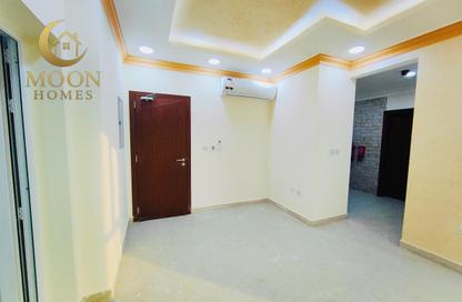 Apartment - 1 Bedroom - 2 Bathrooms for rent in Umm Ghwailina Comm - Umm Ghuwalina - Umm Ghuwailina - Doha