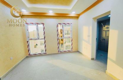 Apartment - 1 Bedroom - 2 Bathrooms for rent in Umm Ghwailina Comm - Umm Ghuwalina - Umm Ghuwailina - Doha