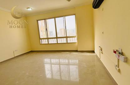 Apartment - 1 Bedroom - 1 Bathroom for rent in Umm Ghwailina Comm - Umm Ghuwalina - Umm Ghuwailina - Doha