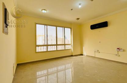 Apartment - 1 Bedroom - 1 Bathroom for rent in Umm Ghwailina Comm - Umm Ghuwalina - Umm Ghuwailina - Doha