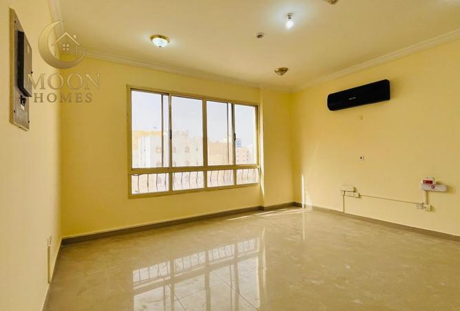57033128 - Property Main Image