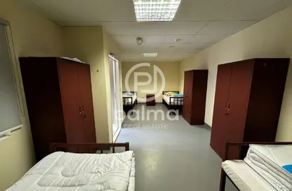 سكن عمال - استوديو - 8 حمامات للايجار في أم صلال محمد - مدينة أم صلال - الدوحة