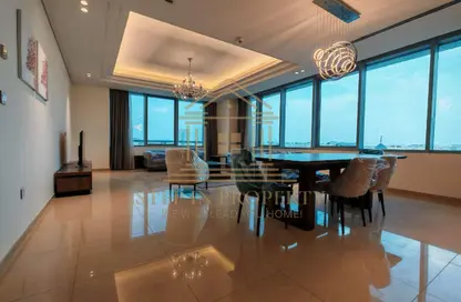 Apartment - 3 Bedrooms - 4 Bathrooms for rent in Ramada Commercial Building - Al Rawabi Street - Al Muntazah - Doha