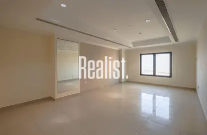 Apartment - 1 Bedroom - 2 Bathrooms for rent in East Porto Drive - Porto Arabia - The Pearl Island - Doha