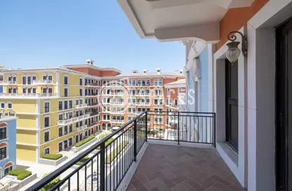 Apartment - 1 Bedroom - 2 Bathrooms for rent in Carnaval - Qanat Quartier - The Pearl Island - Doha