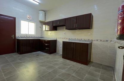 Villa - 4 Bedrooms - 5 Bathrooms for rent in New Salata - Salata - Doha