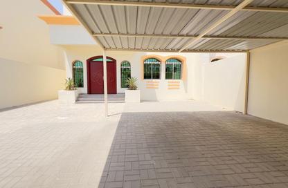Villa - 4 Bedrooms - 5 Bathrooms for rent in New Salata - Salata - Doha