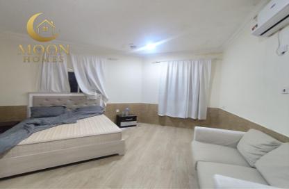 Apartment - Studio - 1 Bathroom for rent in Umm Ghuwailina 4 - Umm Ghuwailina - Doha