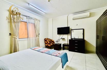 Apartment - Studio - 1 for rent in Umm Ghuwailina 4 - Umm Ghuwailina - Doha