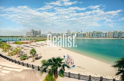Apartment - 2 Bedrooms - 3 Bathrooms for rent in Hilton Doha The Pearl Residences - Abraj Quartiers - The Pearl Island - Doha