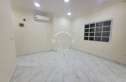 Apartment - 1 Bedroom - 1 Bathroom for rent in Umm Ghwailina Comm - Umm Ghuwalina - Umm Ghuwailina - Doha Apartment - 1 Bedroom - 1 Bathroom for rent in Umm Ghwailina Comm - Umm Ghuwalina - Umm Ghuwailina - Doha