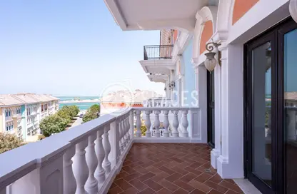 Apartment - 2 Bedrooms - 3 Bathrooms for rent in Gondola - Qanat Quartier - The Pearl Island - Doha