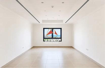 Apartment - Studio - 1 for rent in Porto Arabia - The Pearl Island - Doha