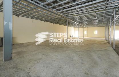 Warehouse - Studio - 1 Bathroom for rent in East Industrial Street - Birkat Al Awamer - Al Wakra