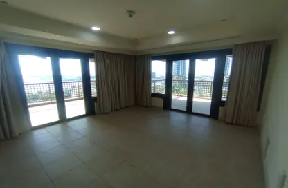 Apartment - 2 Bedrooms - 3 Bathrooms for rent in East Porto Drive - Porto Arabia - The Pearl Island - Doha