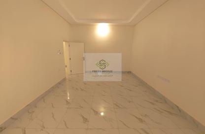Apartment - 3 - 2 for rent in Umm Ghuwailina 4 - Umm Ghuwailina - Doha
